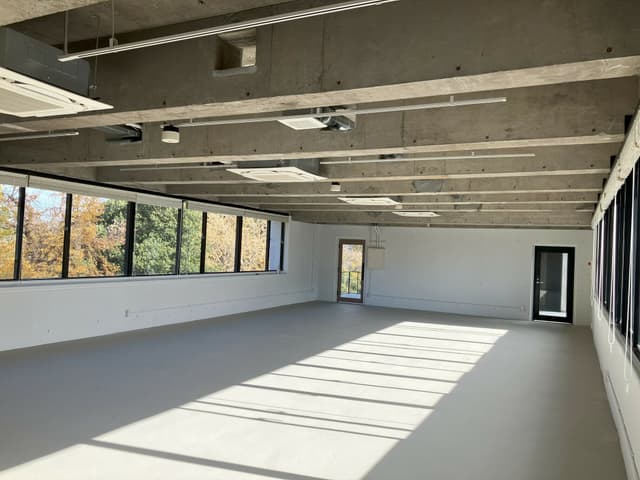 専有部_個室。空配管が通っている為自身で回線を引くことができます。