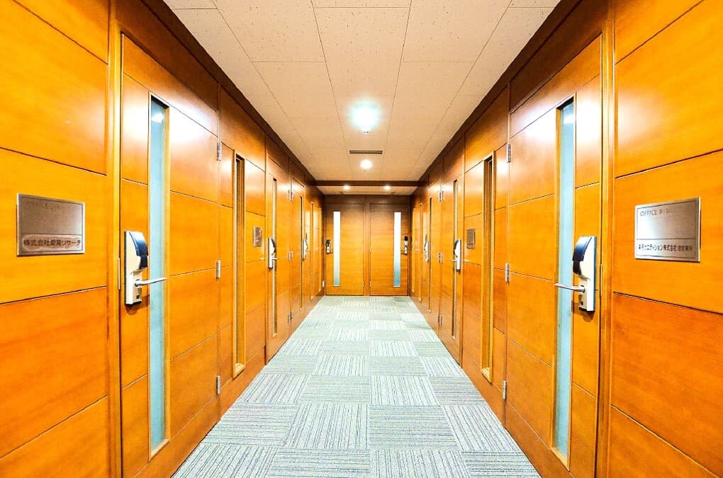 共有スペース_オフィス内廊下