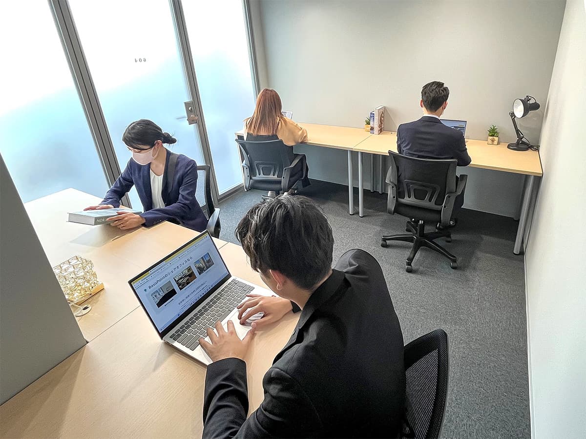 窓なし4名部屋_2