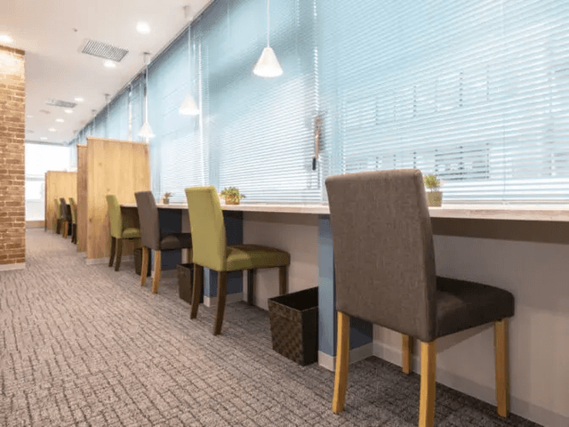 共有部_カフェブース。食事をとることも可能です。©bizcomfort