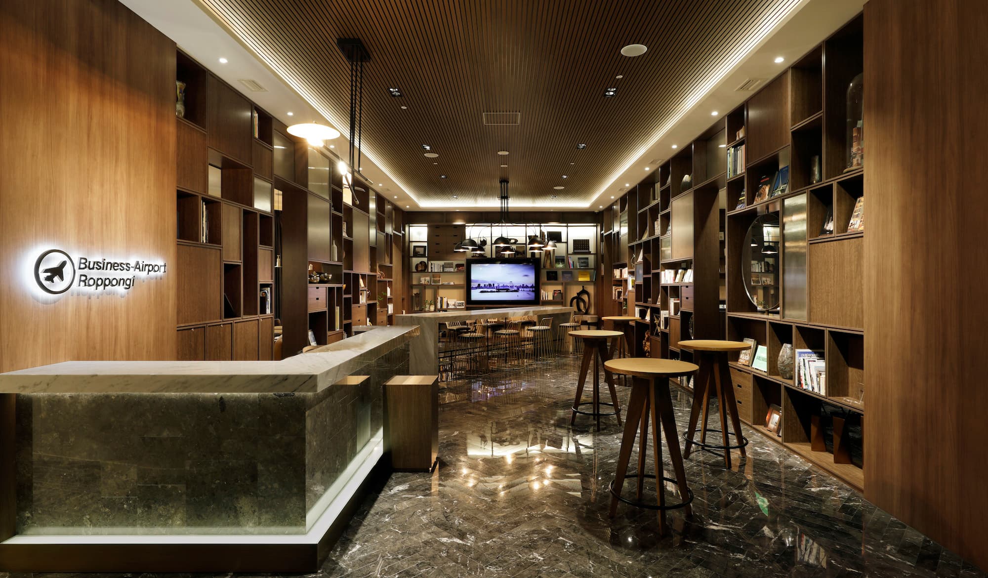 ラウンジ_高級感のある作りでネットワーキングも可能。