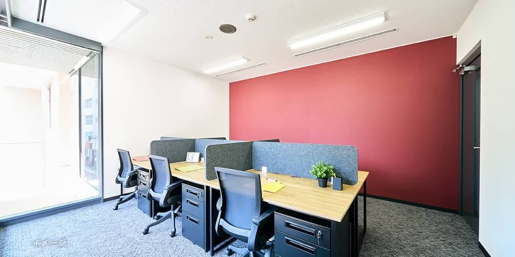 専有部_コワーキングスペース。デスク単位での契約で利用可能です。※画像はイメージです。©Regus