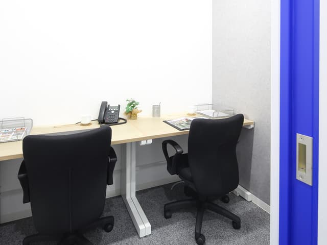 個室_オフィス家具にもこだわっています。©Regus