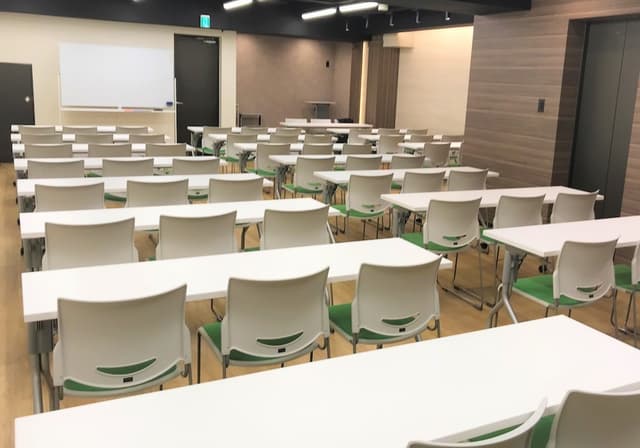 個室_全室フリーWi-Fi完備、催事案内などのその他必要なサービスが充実しています。