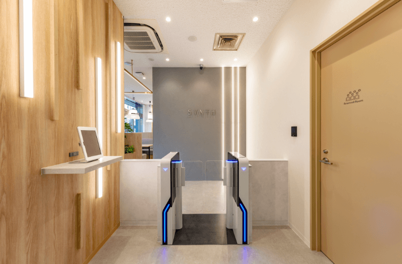 無人受付ですが業界初のAIアバターを使用した遠隔・内覧サービスを実施。