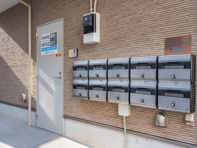設備_郵便ポスト。エントランスのポストも利用可能です。