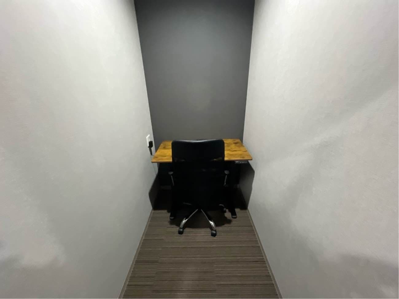 専有部_個室。インターネット環境を完備しています。