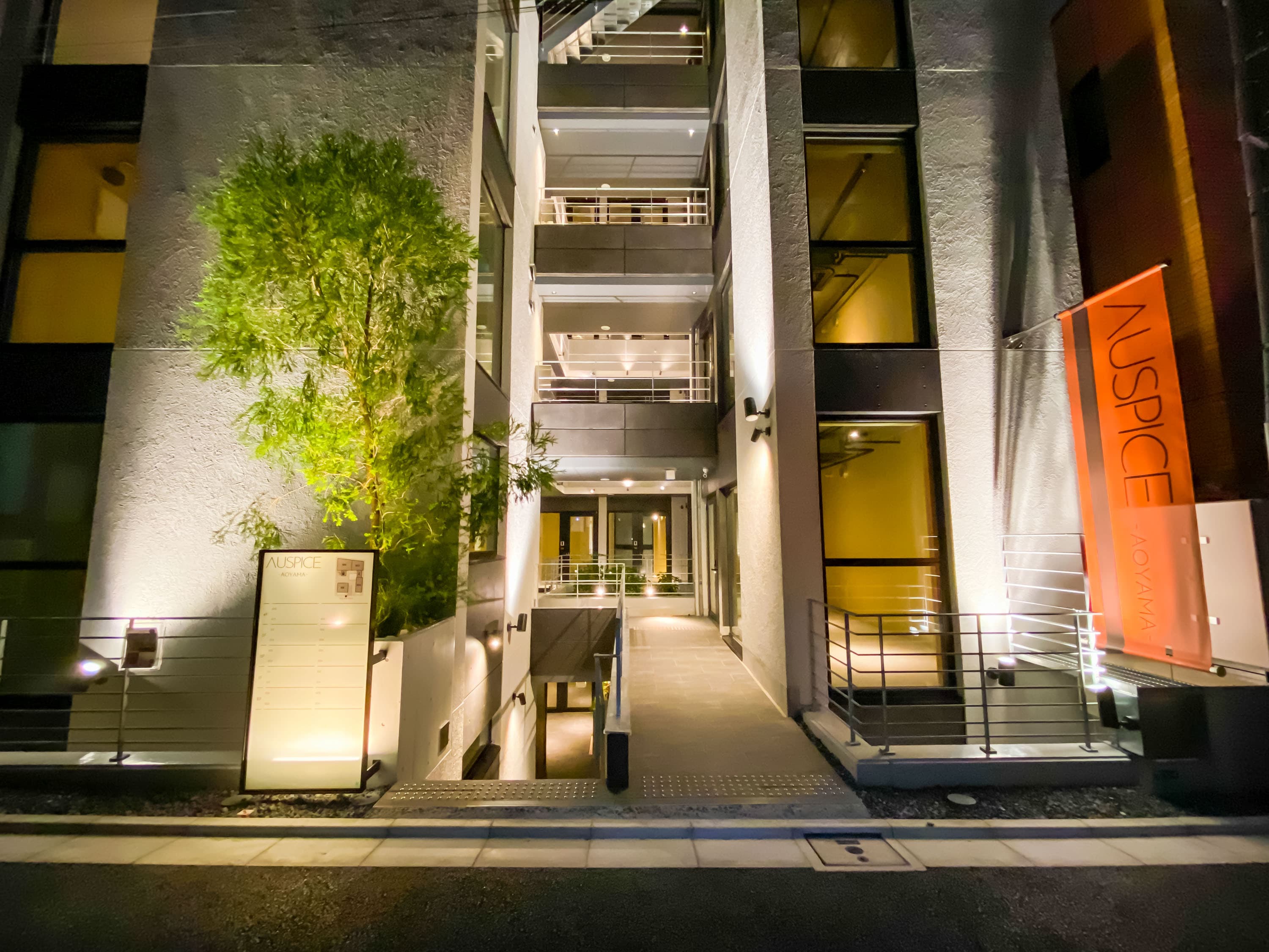 外観_B1Fから4Fのビル全てがレンタルのオフィスとショップです。