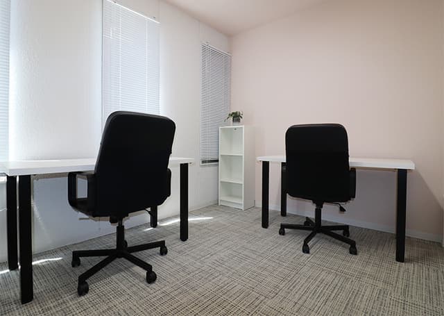 専有部_個室。自然光が入る窓ありのお部屋もあります。