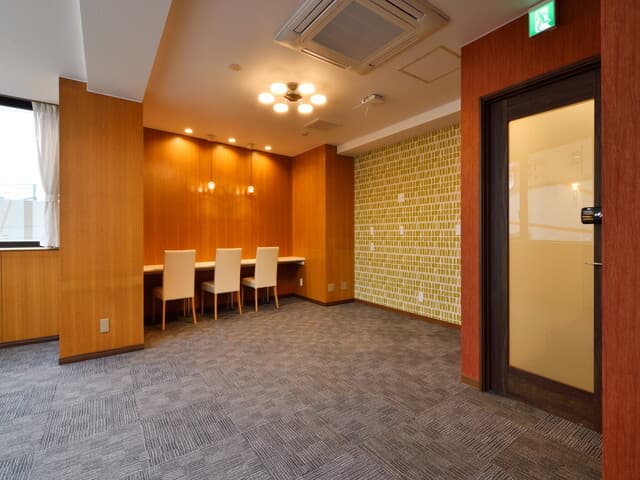 個室_デザイン性にも優れたお洒落なオフィスです。