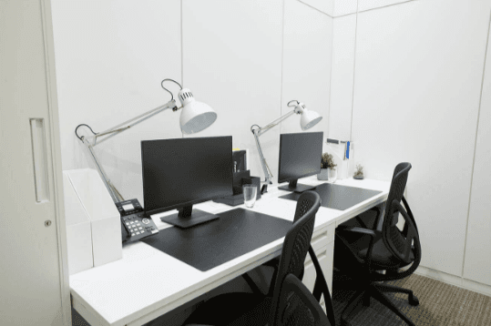 専有スペース_個室。2名で利用できます。※写真はイメージです。©SYNTH