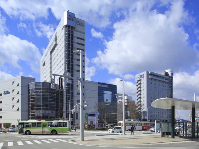 近隣のホテル_ANAクラウンプラザホテル富山 (徒歩12分)