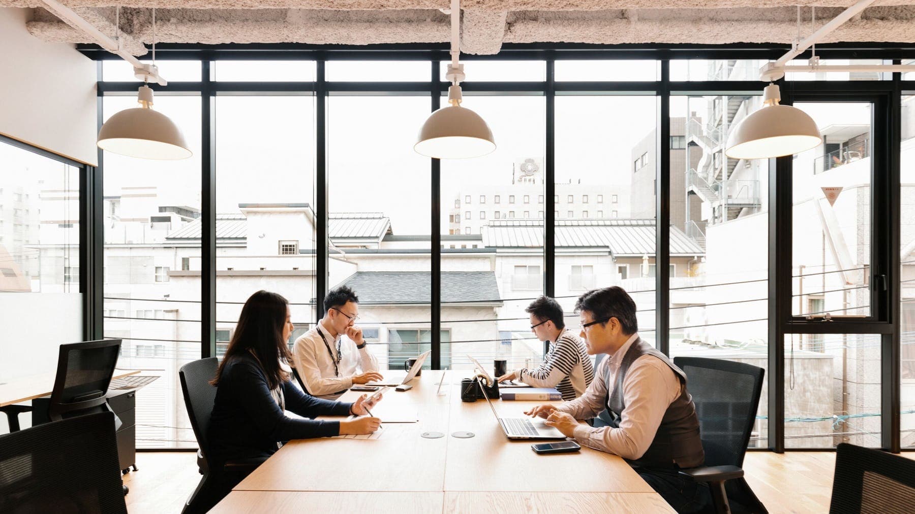 専有部_個室。家具付きのオフィスです。©WeWork※画像はイメージです。
