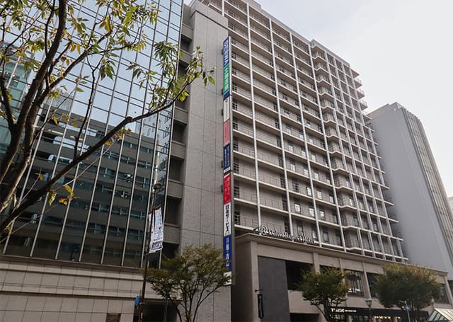 外観_神戸三宮駅から徒歩4分に位置しています。