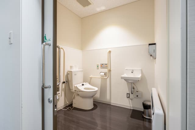 3階に多目的トイレあり