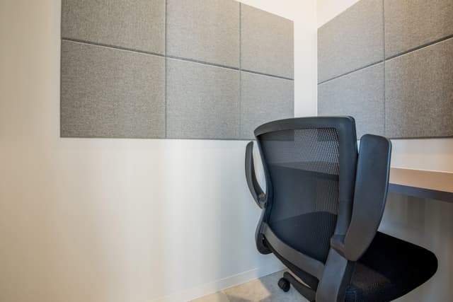 銀座1丁目ビル_コワーキングスペース内フォンブース