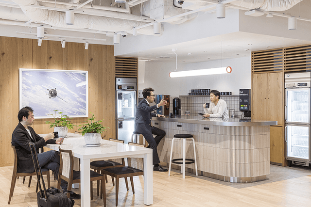 共用部_パントリーです。ご自由にお使いください。©WeWork