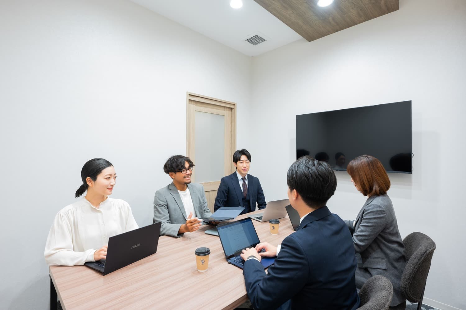 共有部_会議室。会議、面接などに利用できます。※画像はイメージです。