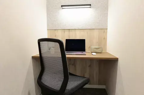 専有部_個室。家具付きです。※画像はイメージです。©bizcomfort