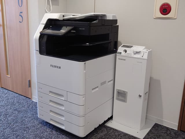 コピー機_有料(現金のみ)。コピー機能のみです。