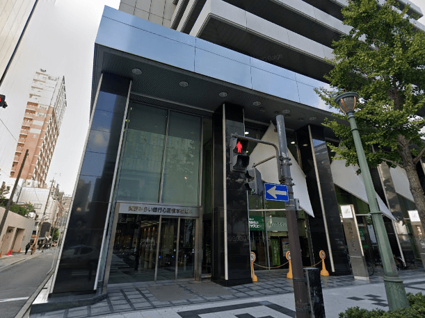 近隣の銀行_関西みらい銀行心斎橋本社ビル(徒歩3分)