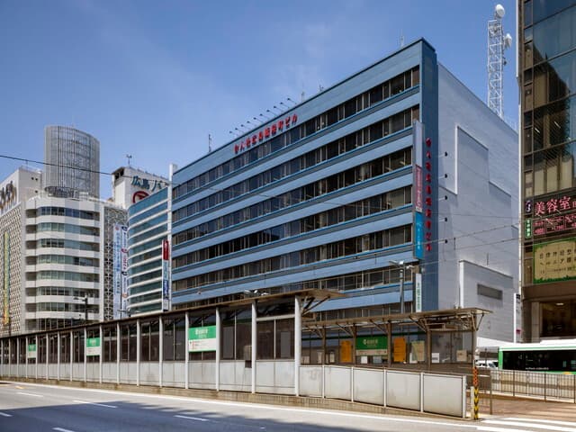 外観_紙屋町東駅から徒歩1分、視認性の高いビルです。
