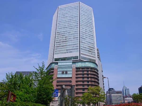 外観_7駅が利用可能な大阪梅田ツインタワーズ・ノースの17~41階にオフィスフロアが配置されています。©Regus
