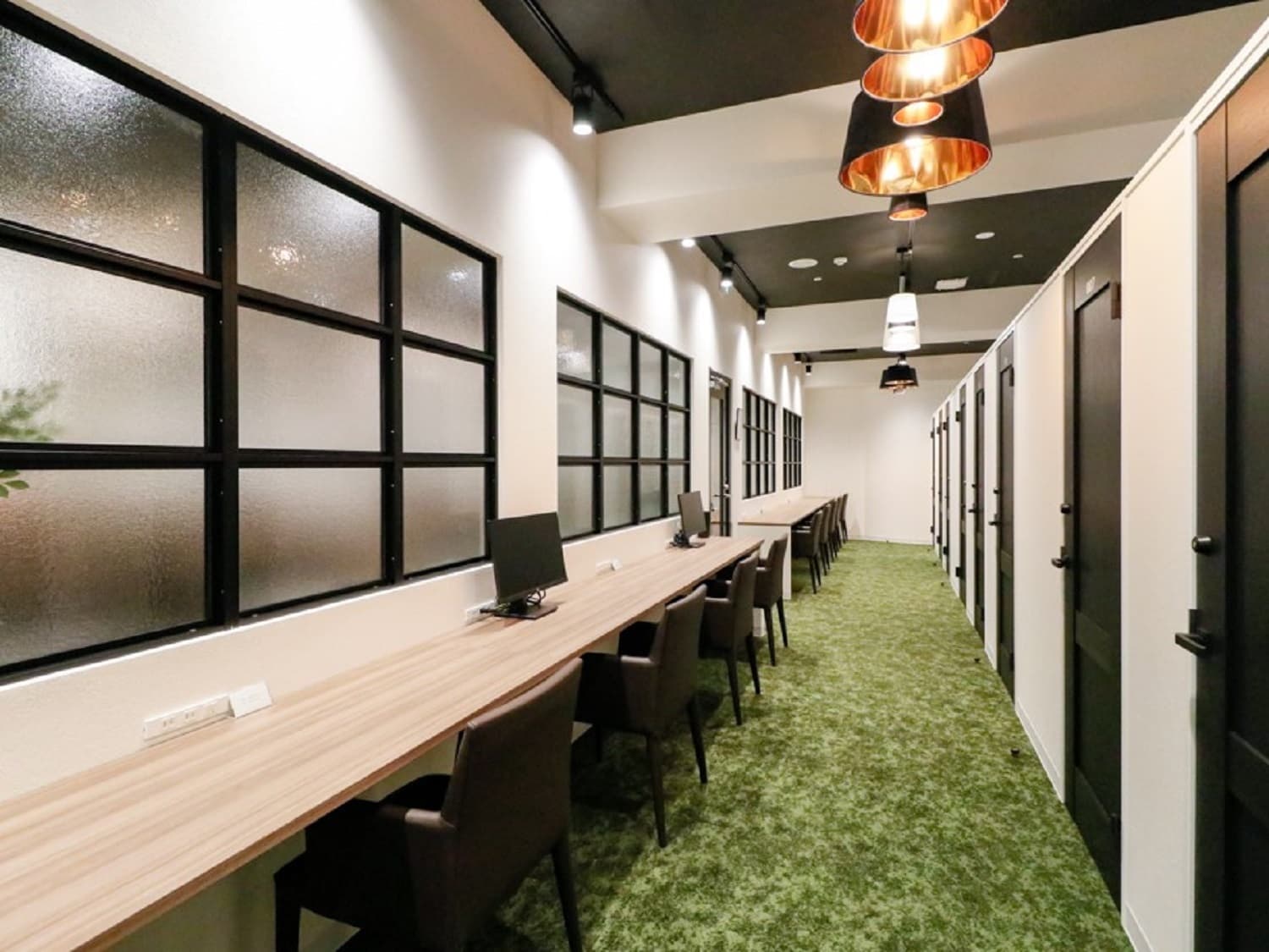 共用部_ラウンジ。会員様の必要に応じて、様々なオプションサービスもご用意しています。