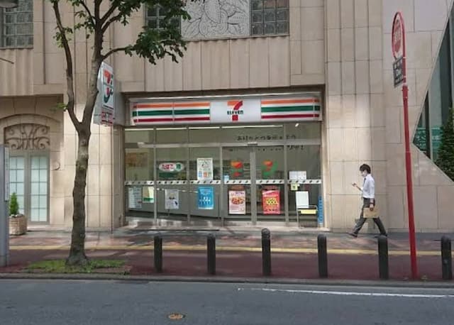 近隣のコンビニ_セブンイレブン  ホテルモントレラ・スール福岡(徒歩1分)