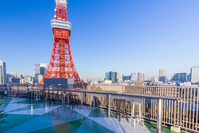 共用部_ルーフトップテラス。Wi-Fiも飛んでいるため、気分転換に屋外で仕事をすることができます。イベント用に貸し切ることもできます。