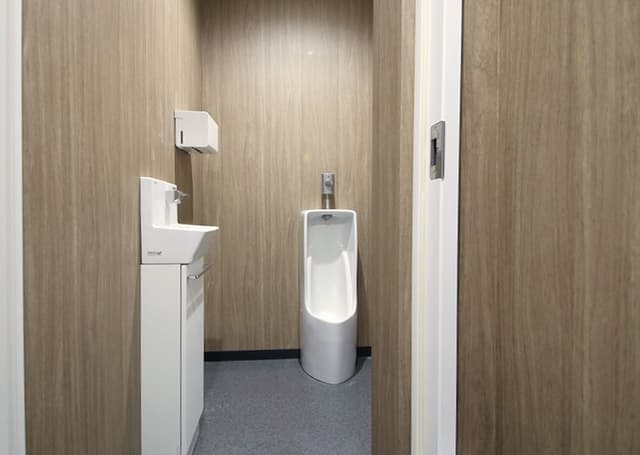 清潔感のあるトイレがございます。