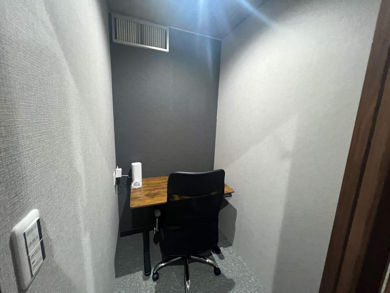 専有部_個室。インターネット環境を完備しています。