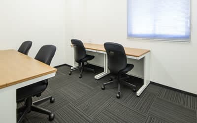 個室_3~5名でご利用いただけるプライベートオフィスです