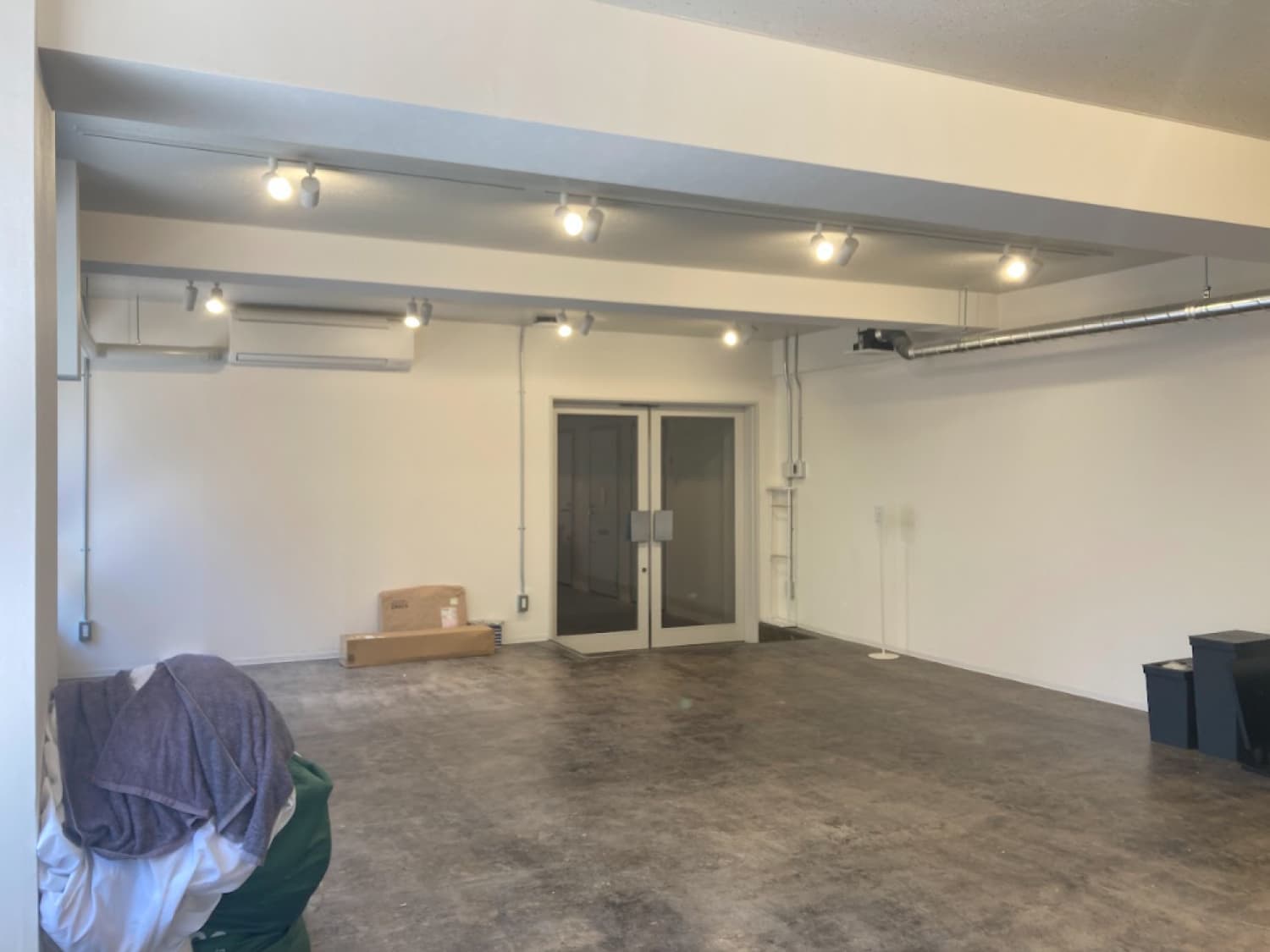 専有部_個室。家具なしの部屋のため、お好きな家具をご利用いただけます。