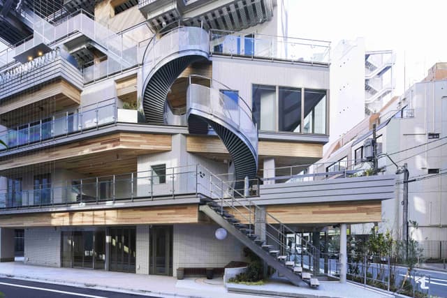 目を引く外観で採用にも効果的