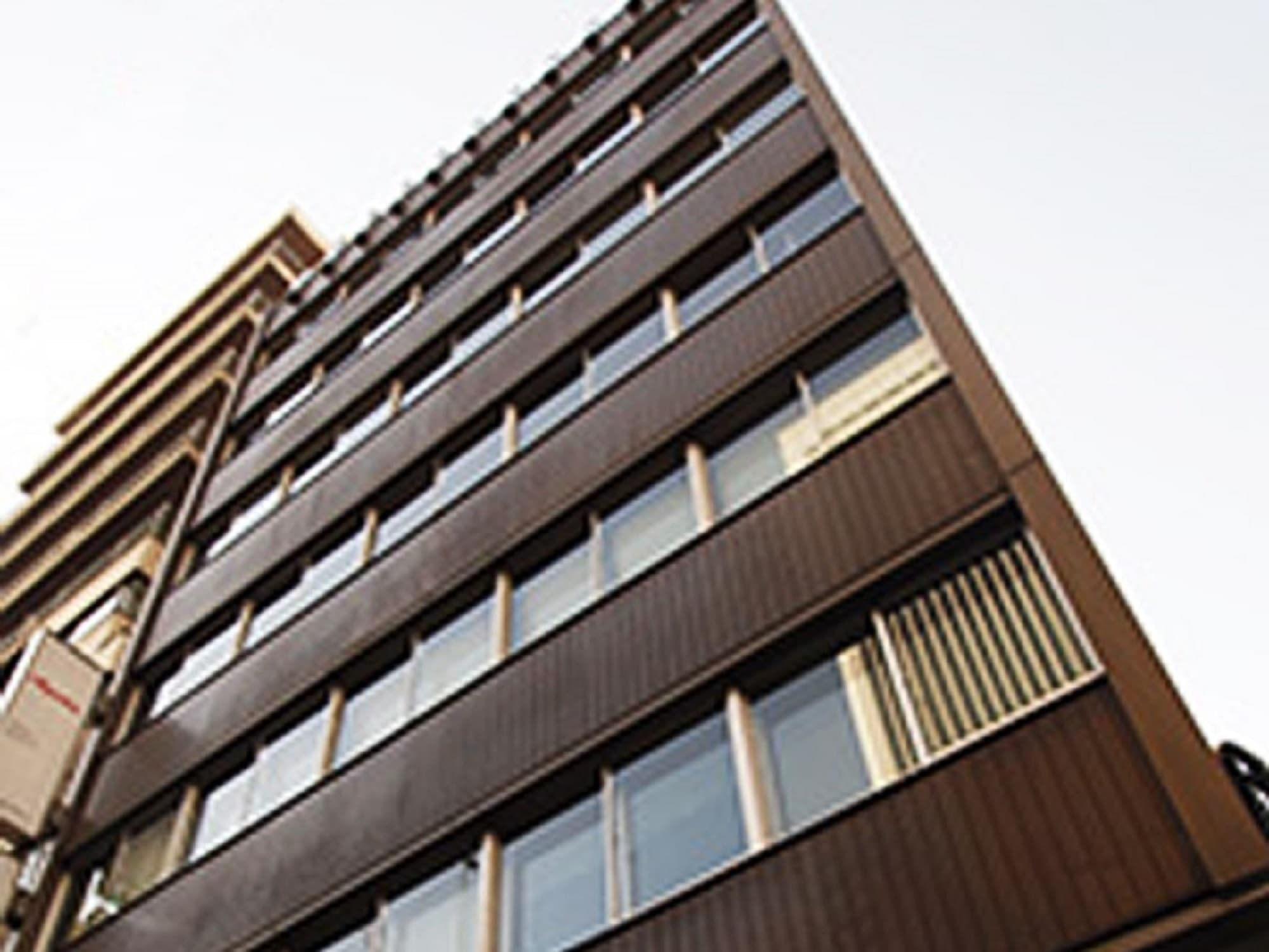 外観_都内にいながら緑を感じられるエリアにあるビルです。