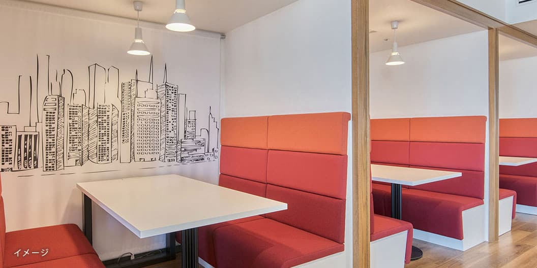 共有部_ビジネスラウンジ。来客対応などにも利用できます。※画像はイメージです。©Regus