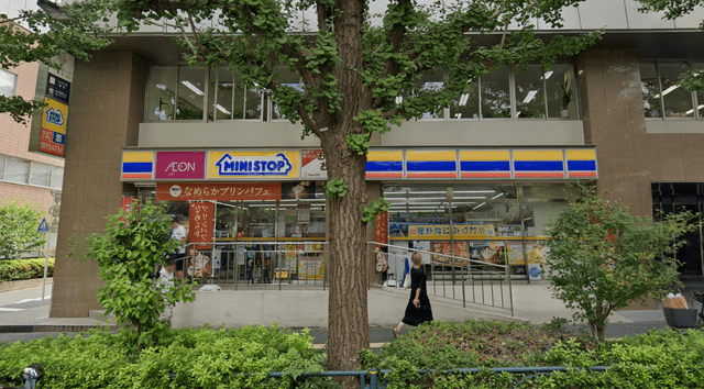 近隣のコンビニ_ミニストップ 千駄ヶ谷駅前店(徒歩5分)