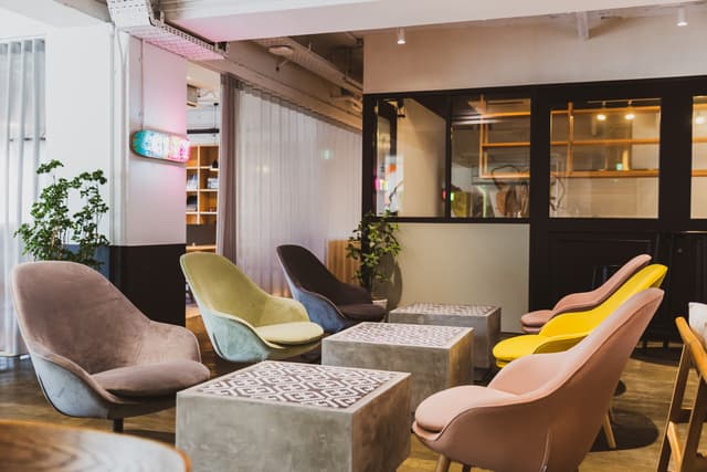 8F_LOUNGE_お客様を招いての打ち合わせやご商談にも利用可能