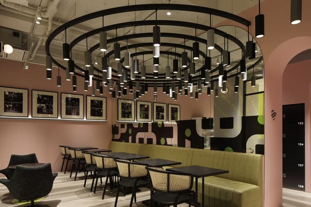 B1 カフェのようなインテリアのフリースペース