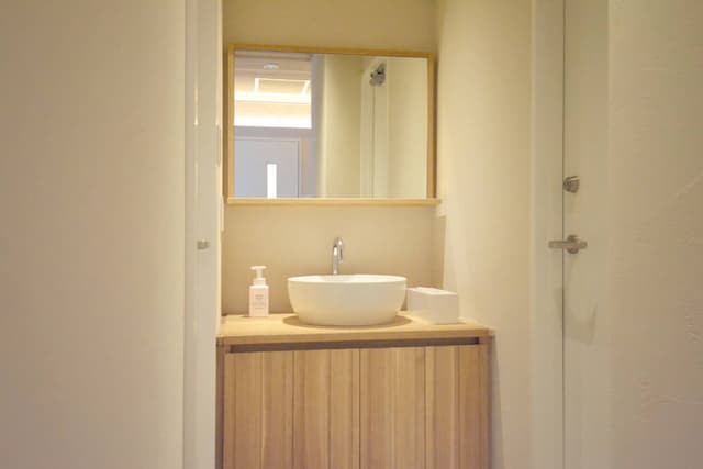 共用部_トイレは男女別で、洗面台は独立しています。