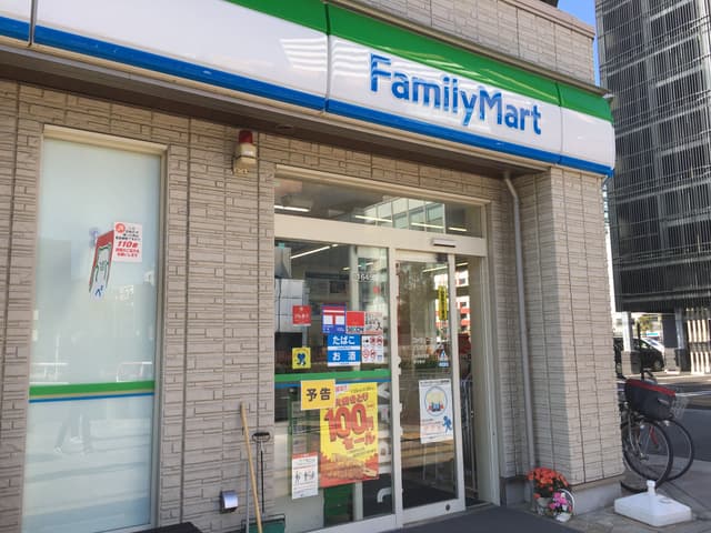 近隣のコンビニ_さいたま桜木町店店(徒歩1分)