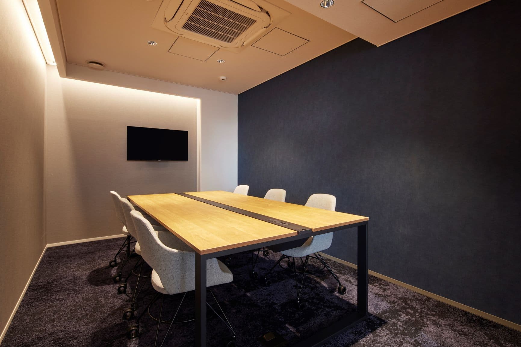 _WEB_リサイズ_210408_018_MIDPOINT川崎_ミーティングルーム