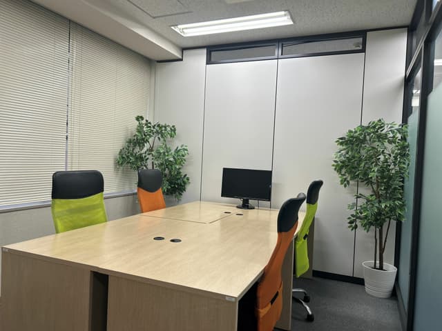 個室_4~5名様用のお部屋もあります。