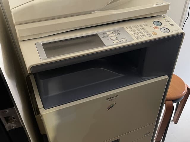 その他_複合機。業務上必要な設備も整っています。