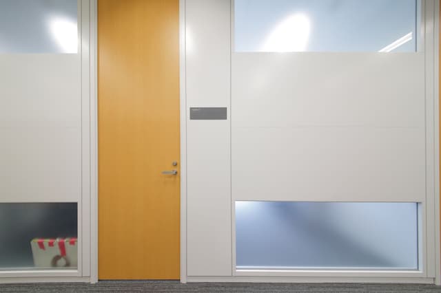 ドアはセキュルティーで管理