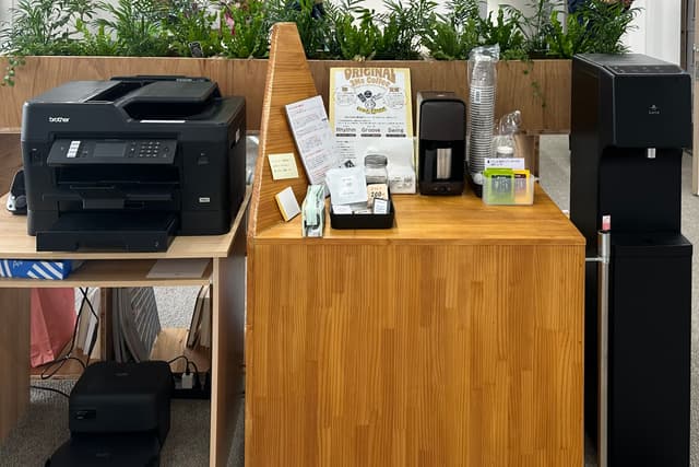 その他_複合機(有料)、ウォーターサーバー。