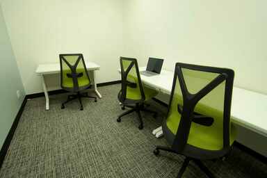 OFFICE-E(3名用個室)