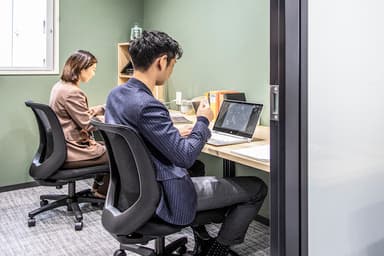 2名ROOM(窓・個別空調付き)