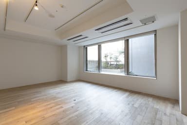 101(窓付・完全個室・登記可能)